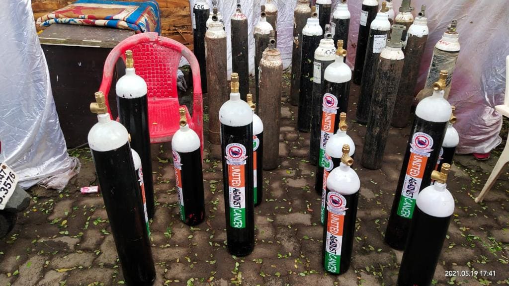  Oxygen Cylinder Distribution at Malad photo gallery cover